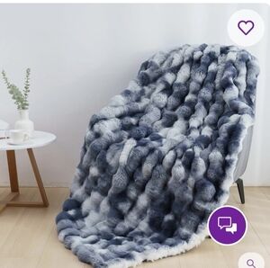 Plush Faux Rabbit Fur Throw Blanket - Gray/Blue And White. SIZE 50"X60" NEW!!!